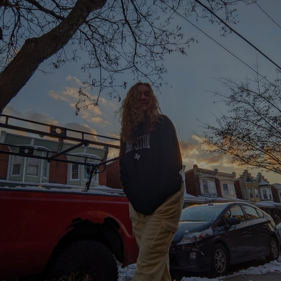 Meet your Posher, Calliope - Picture 1 of 3